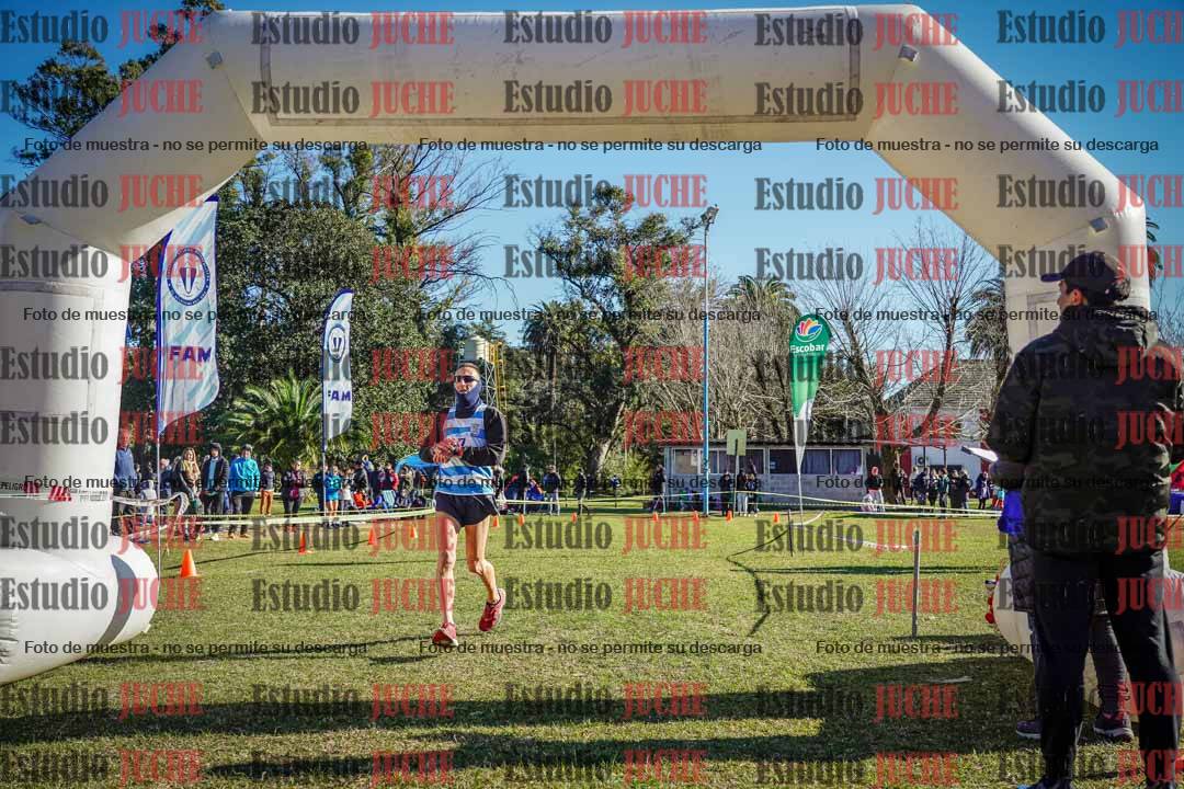 Fotos de la llegada del cross de 4000 m - varones