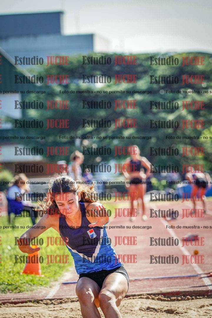 Fotos del salto en largo de mujeres
