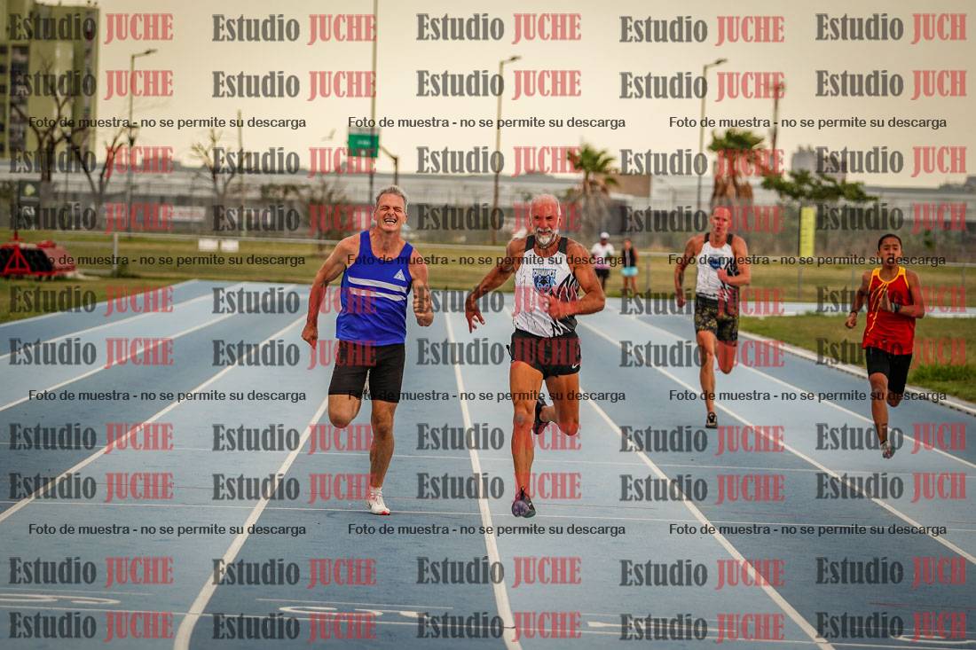 Fotos de los 300 m llanos de varones
