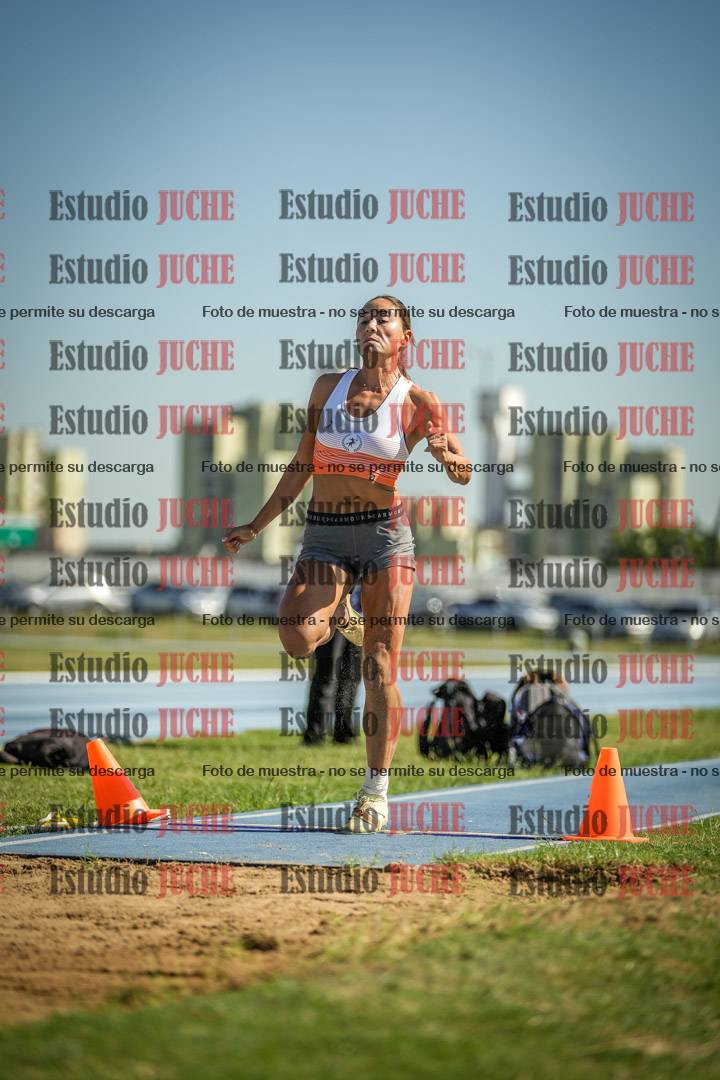 Fotos del salto en largo de mujeres - mayores