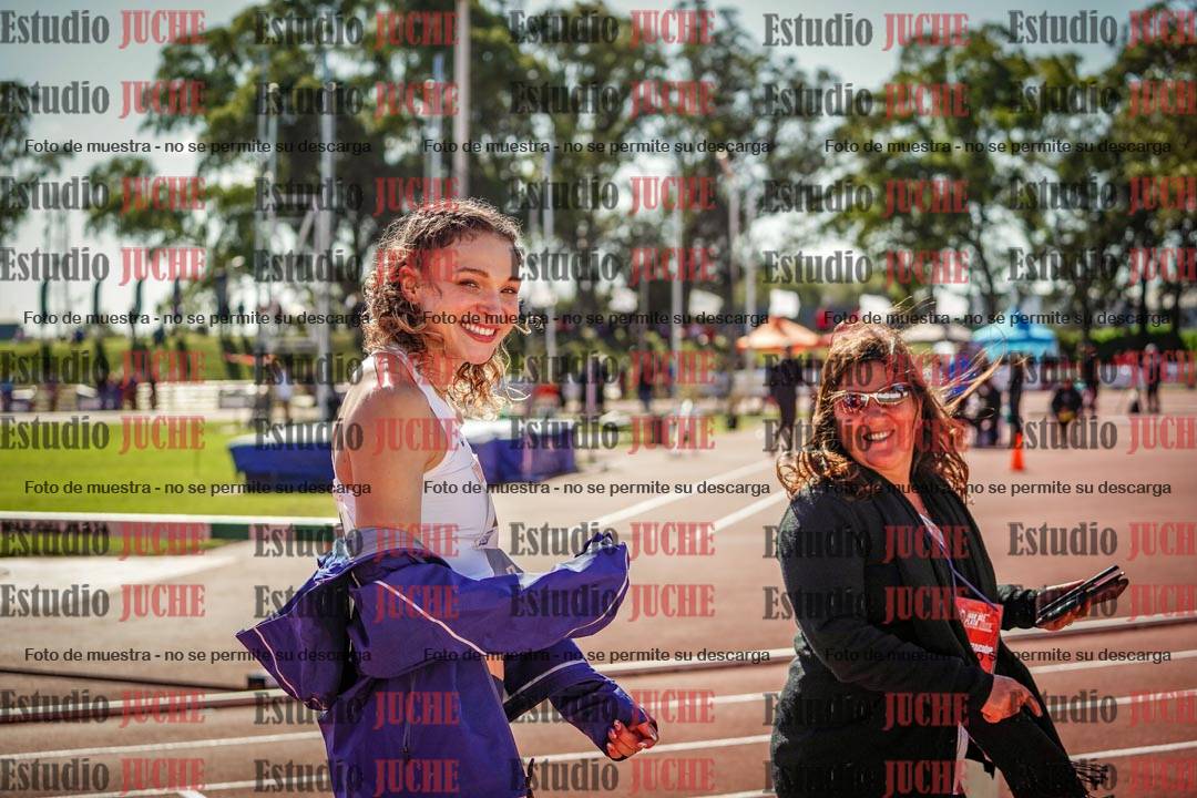 Fotos de algunos extras y podios del día 2