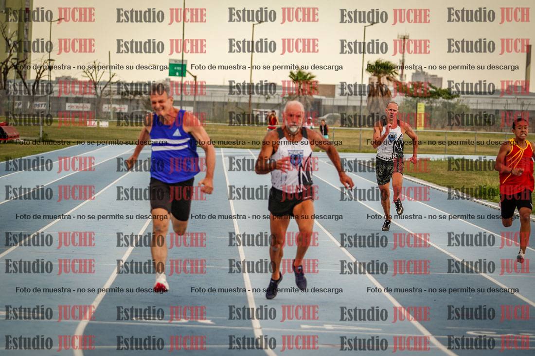 Fotos de los 300 m llanos de varones