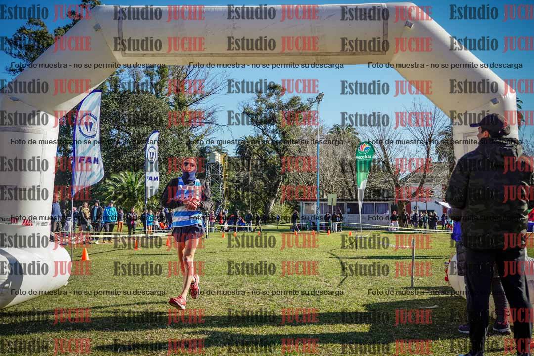 Fotos de la llegada del cross de 4000 m - varones