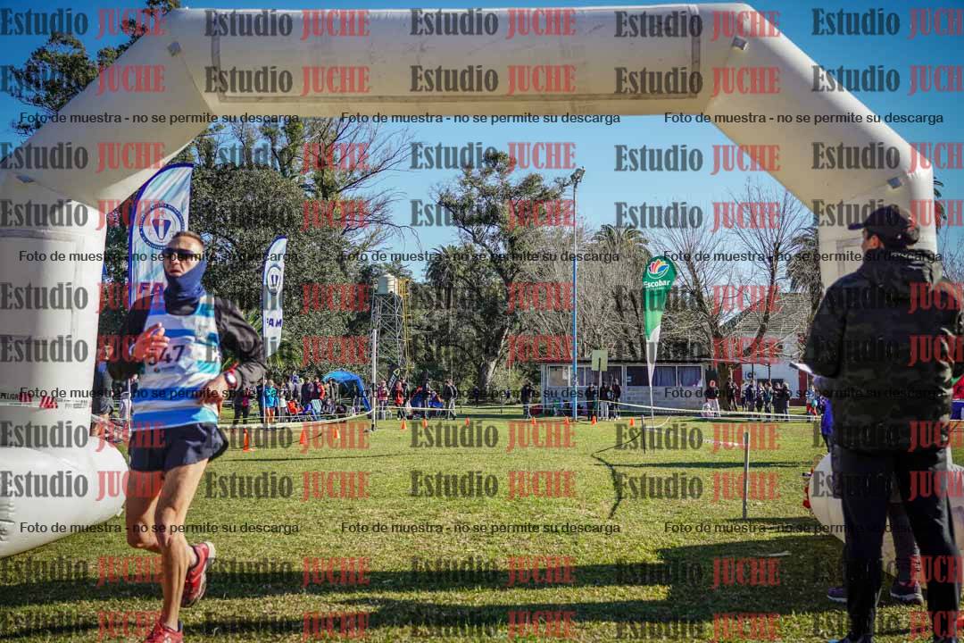 Fotos de la llegada del cross de 4000 m - varones