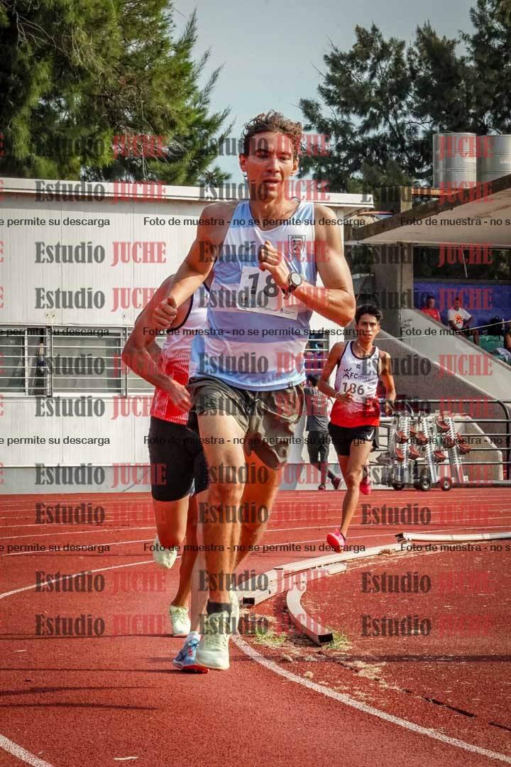 Fotos de los 3000 m llanos de varones