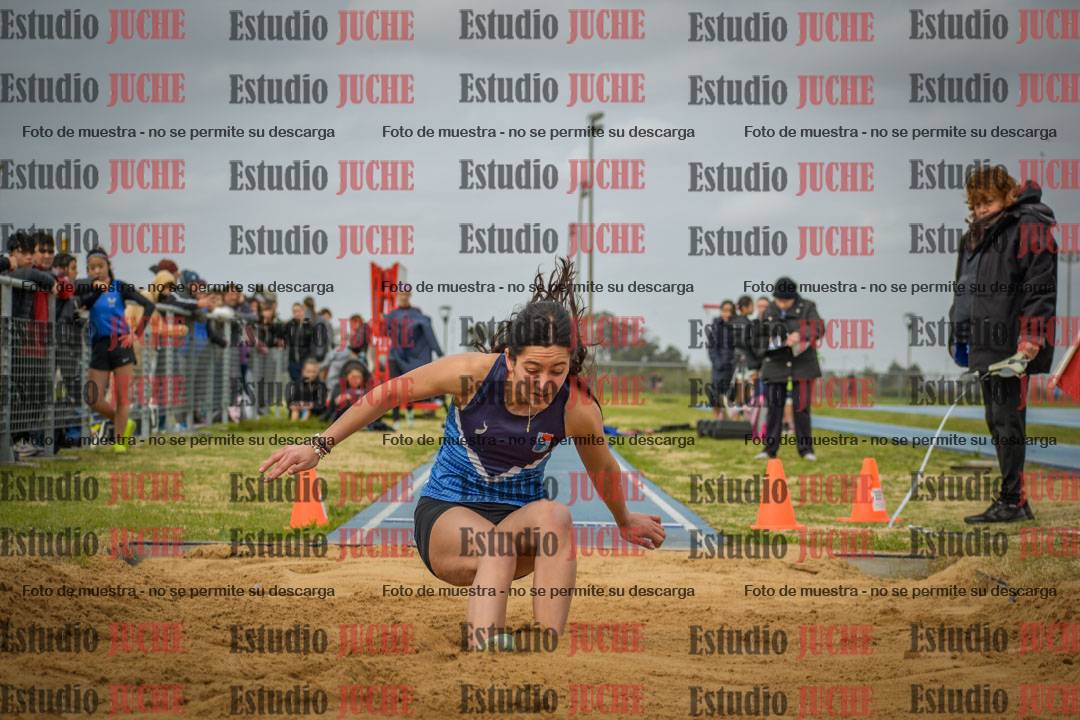 Fotos del salto en largo de mujeres - U18