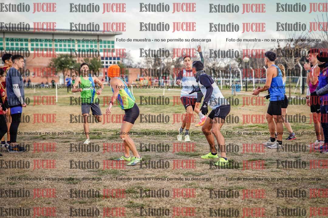 Fotos en el primer relevo (1000 m de carrera)