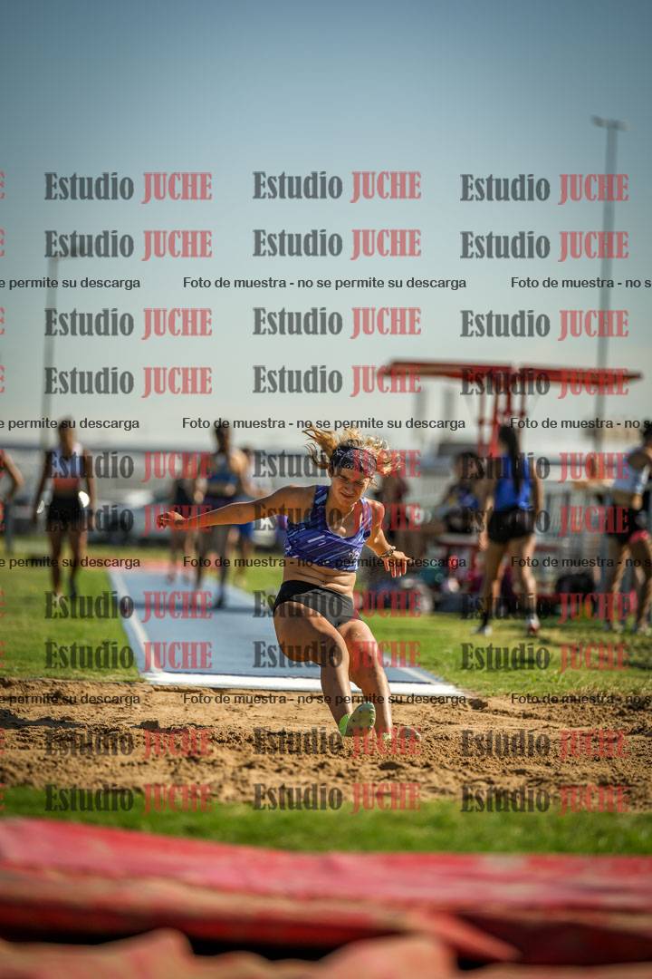 Fotos del salto en largo de mujeres - mayores