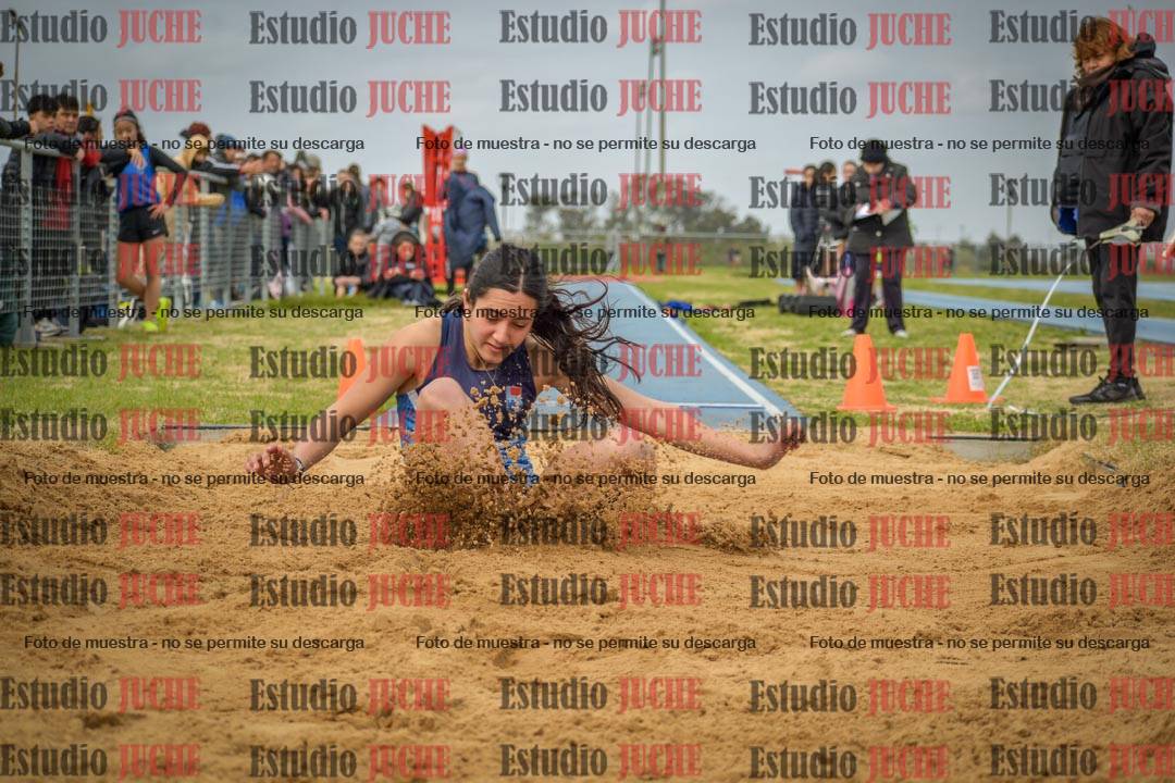 Fotos del salto en largo de mujeres - U18