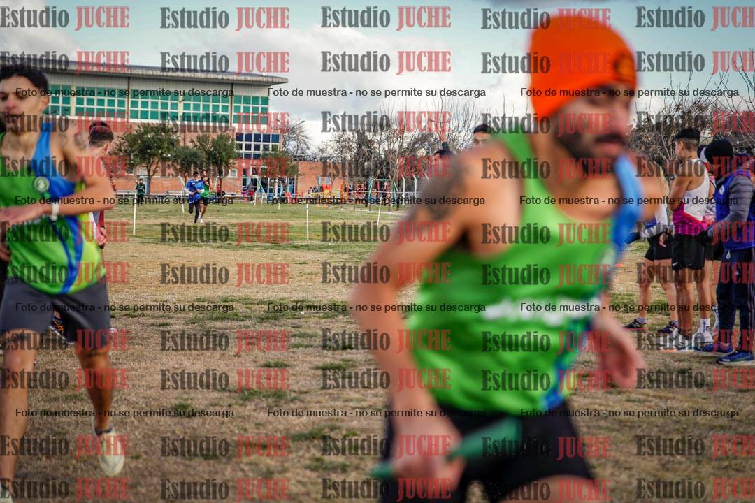 Fotos en el primer relevo (1000 m de carrera)