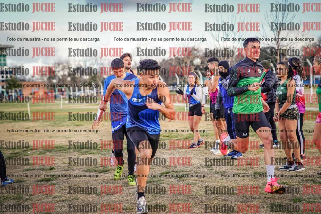 Fotos en el primer relevo (1000 m de carrera)