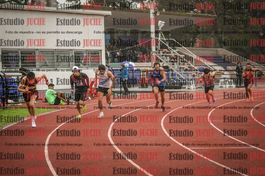 Fotos de los 800 m llanos de varones