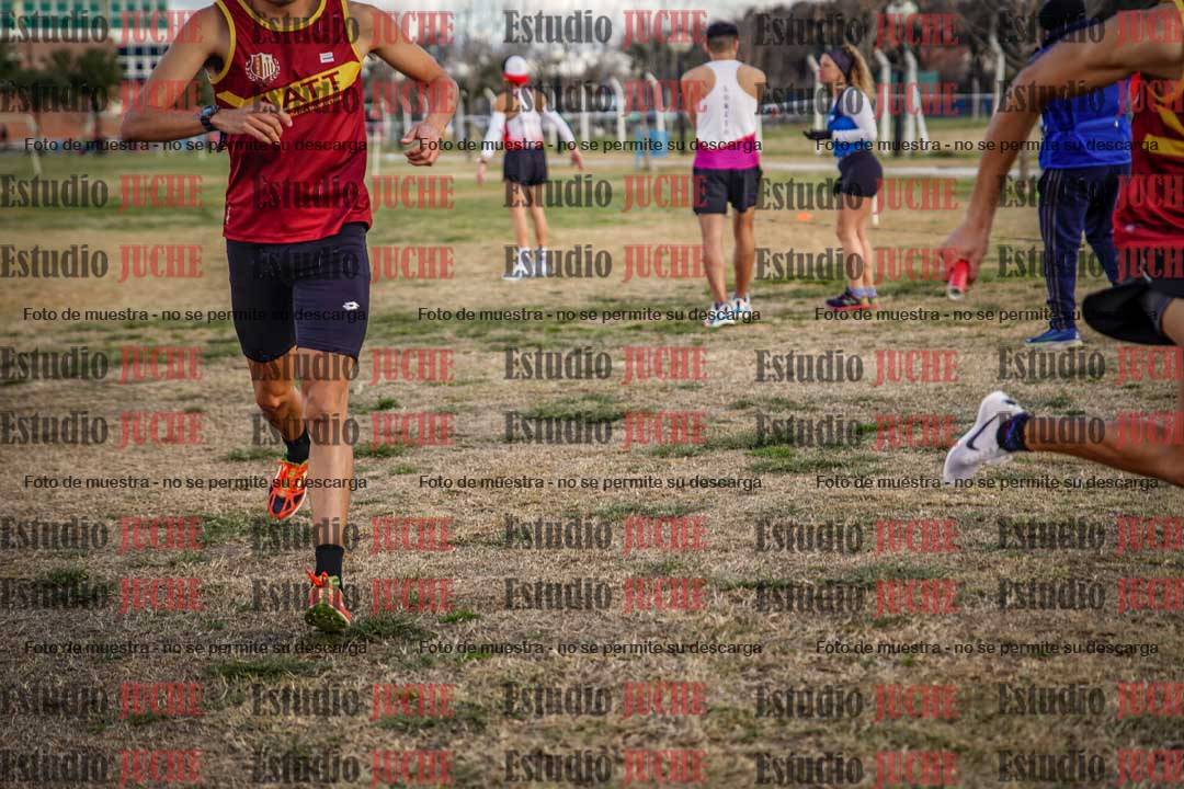 Fotos en el primer relevo (1000 m de carrera)