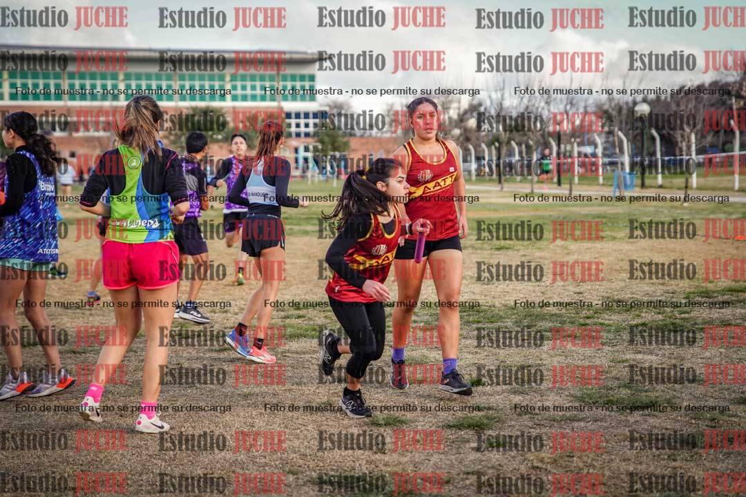 Fotos en el primer relevo (1000 m de carrera)