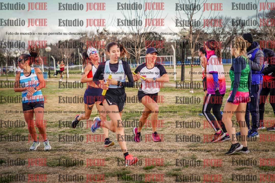 Fotos en el primer relevo (1000 m de carrera)