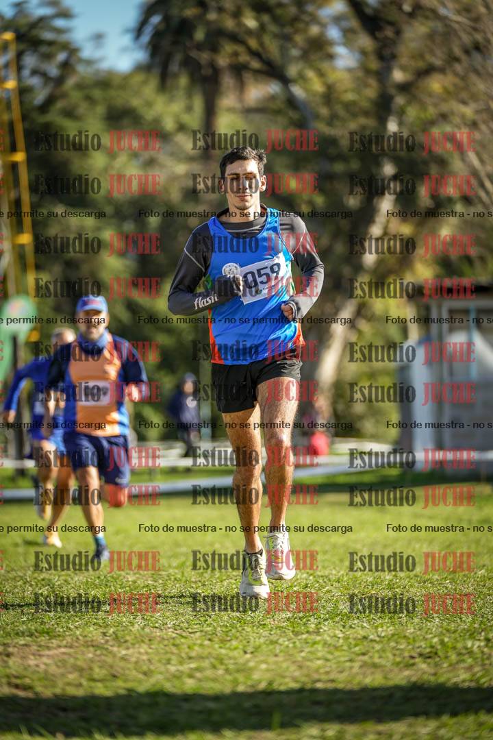 Fotos de la llegada del cross de 4000 m - varones