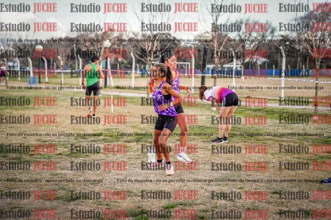 Fotos en el primer relevo (1000 m de carrera)