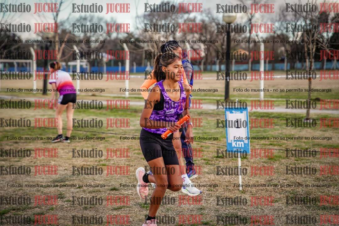 Fotos en el primer relevo (1000 m de carrera)