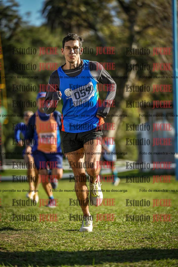 Fotos de la llegada del cross de 4000 m - varones