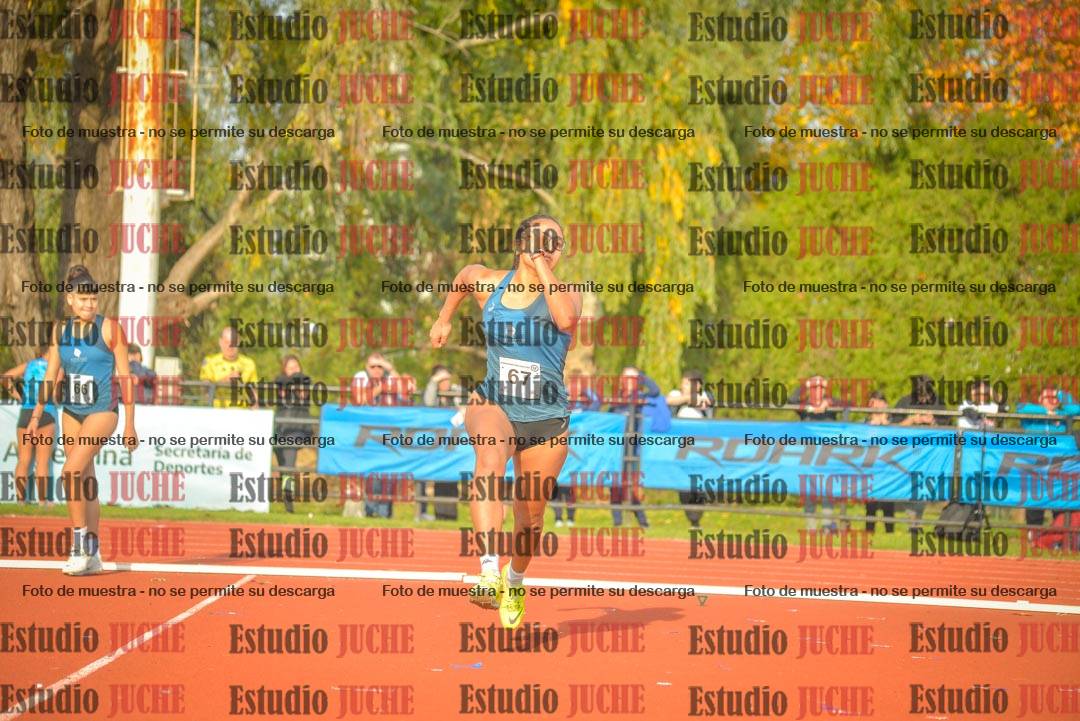Fotos del salto en alto de mujeres