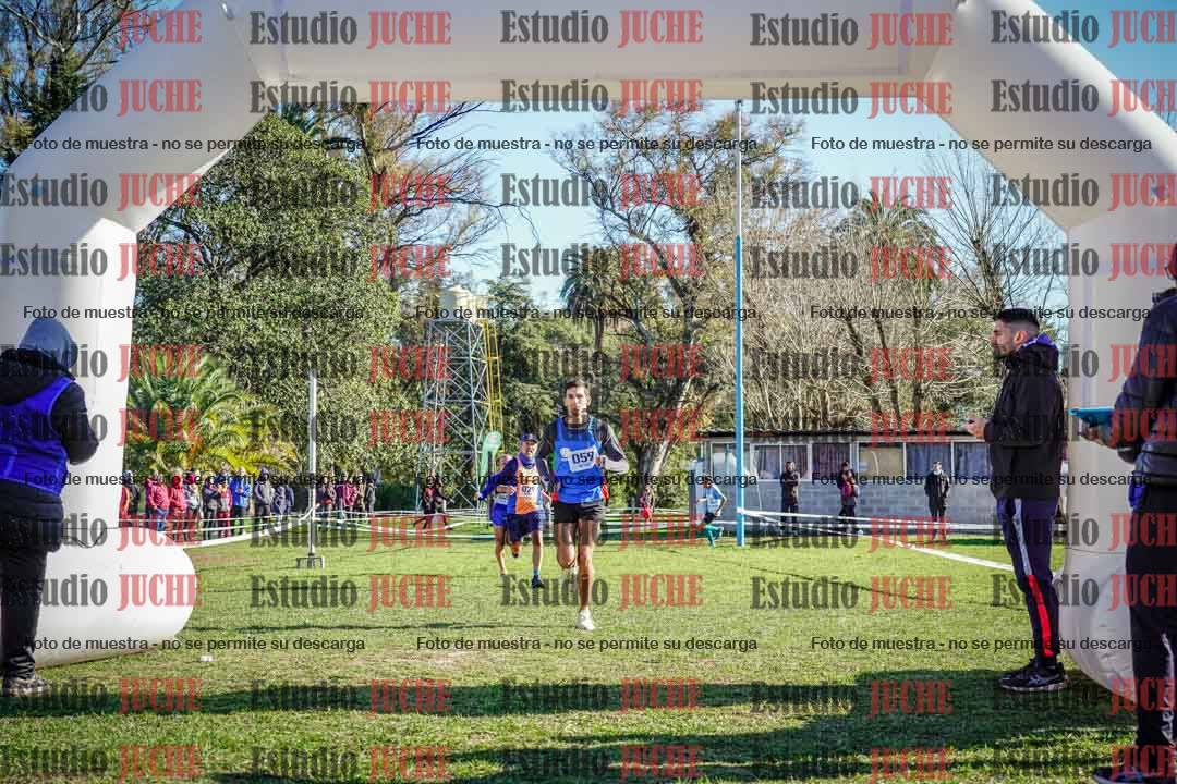 Fotos de la llegada del cross de 4000 m - varones