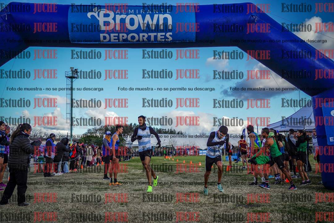 Fotos en el segundo relevo (2000 m de carrera)