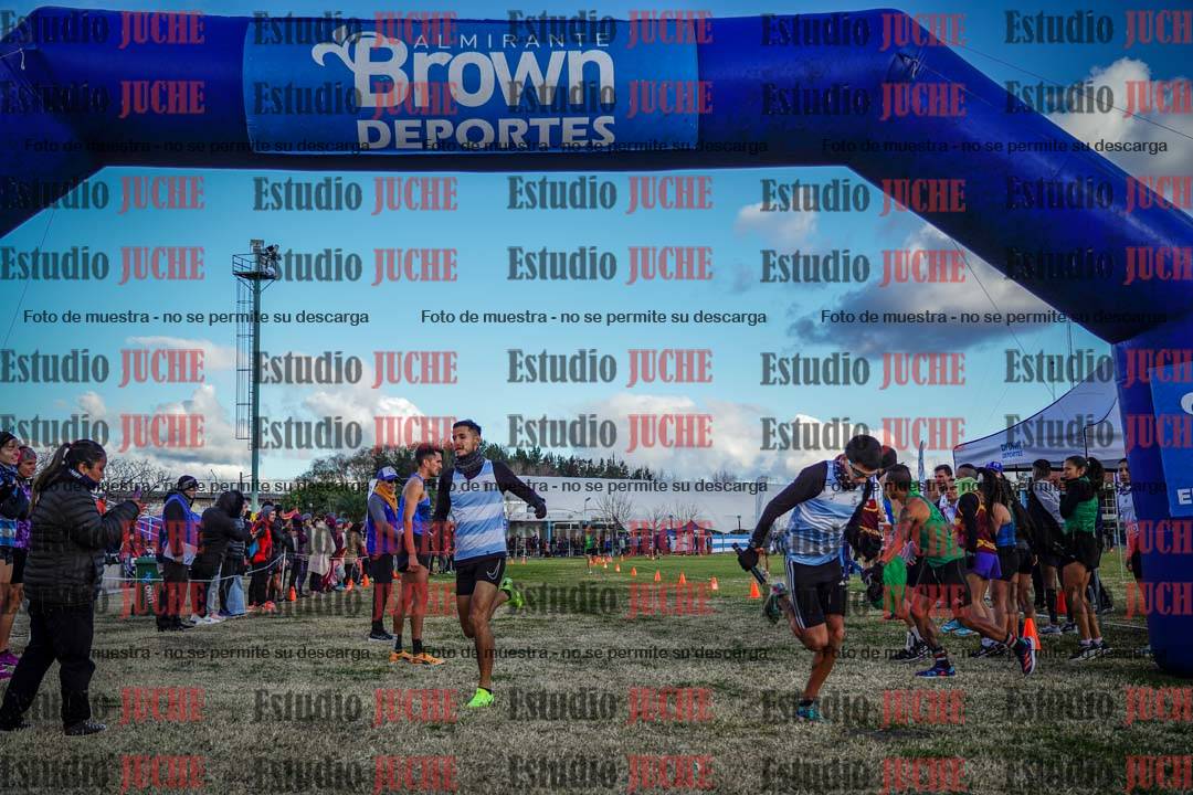 Fotos en el segundo relevo (2000 m de carrera)
