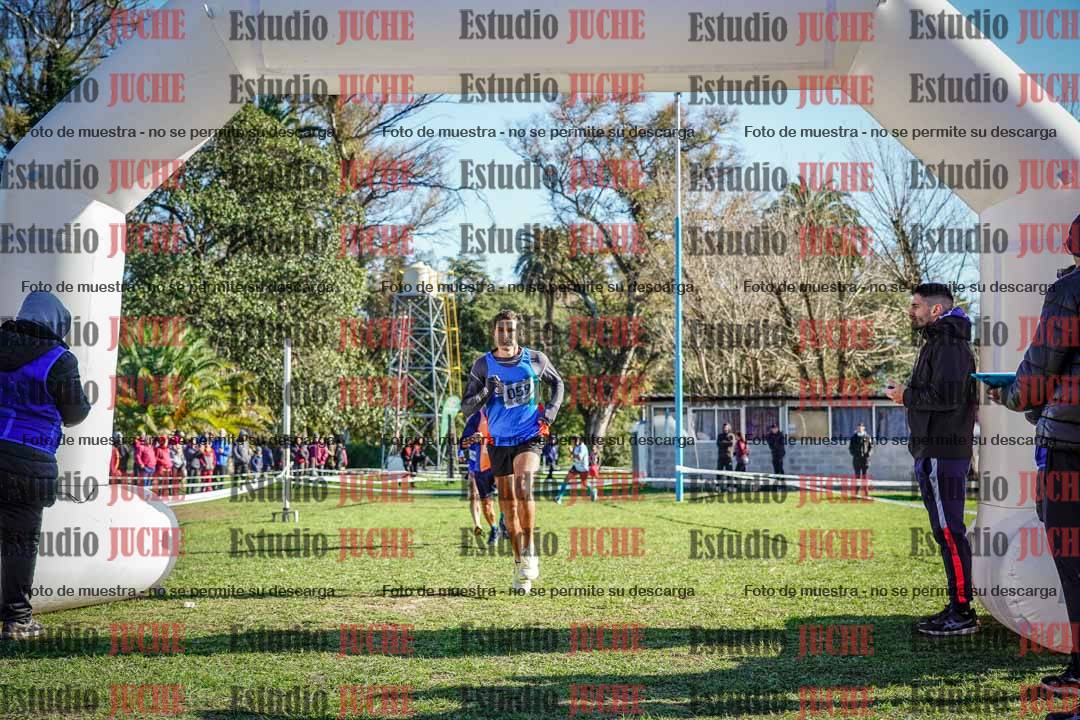 Fotos de la llegada del cross de 4000 m - varones