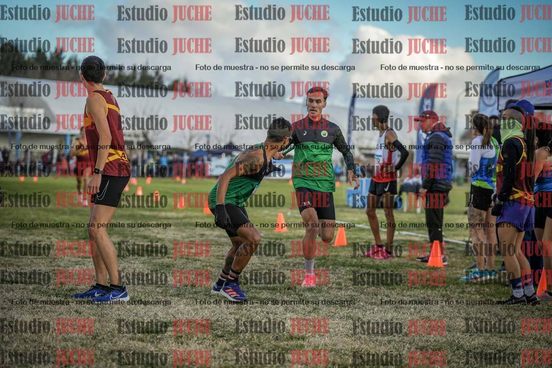 Fotos en el segundo relevo (2000 m de carrera)