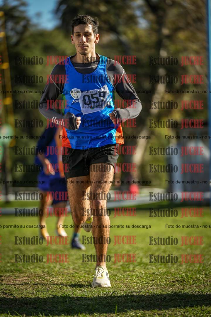 Fotos de la llegada del cross de 4000 m - varones