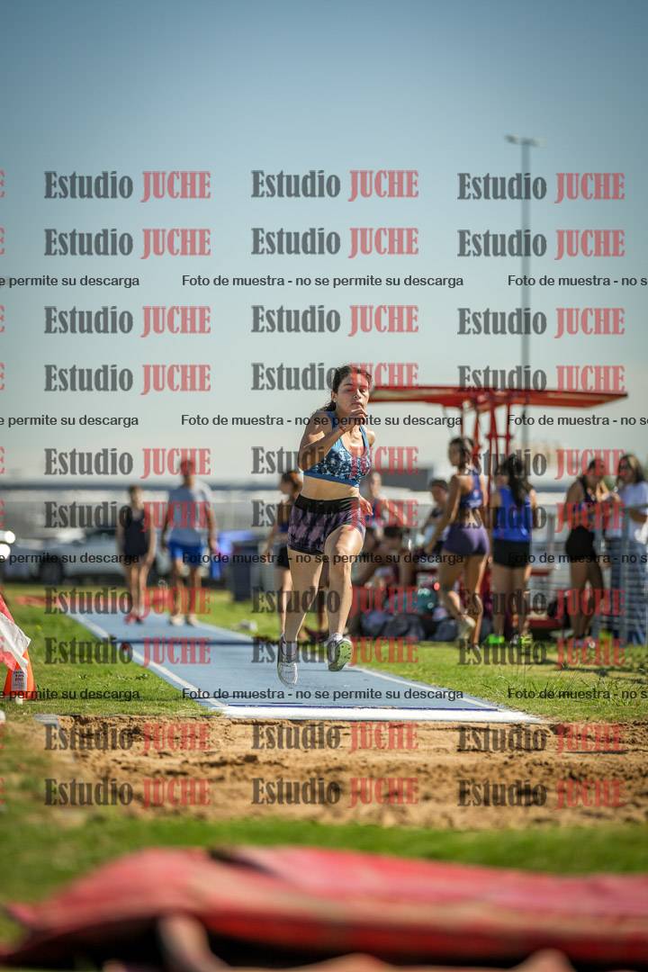 Fotos del salto en largo de mujeres - mayores