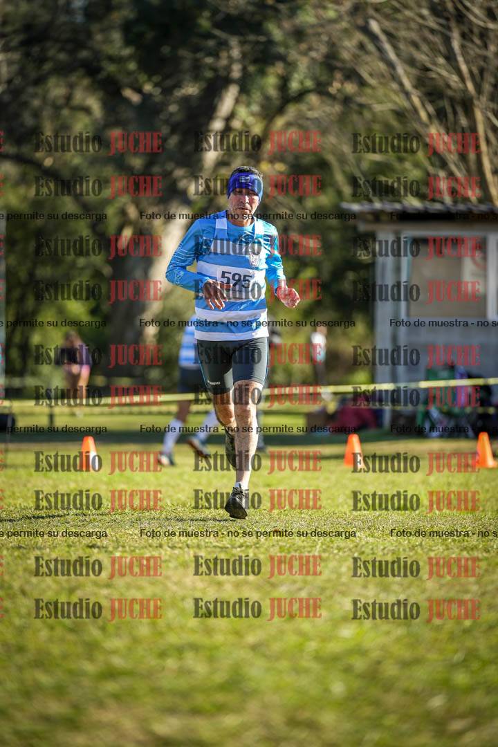 Fotos de la llegada del cross de 4000 m - varones