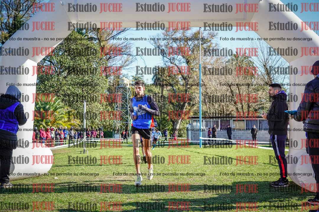 Fotos de la llegada del cross de 4000 m - varones