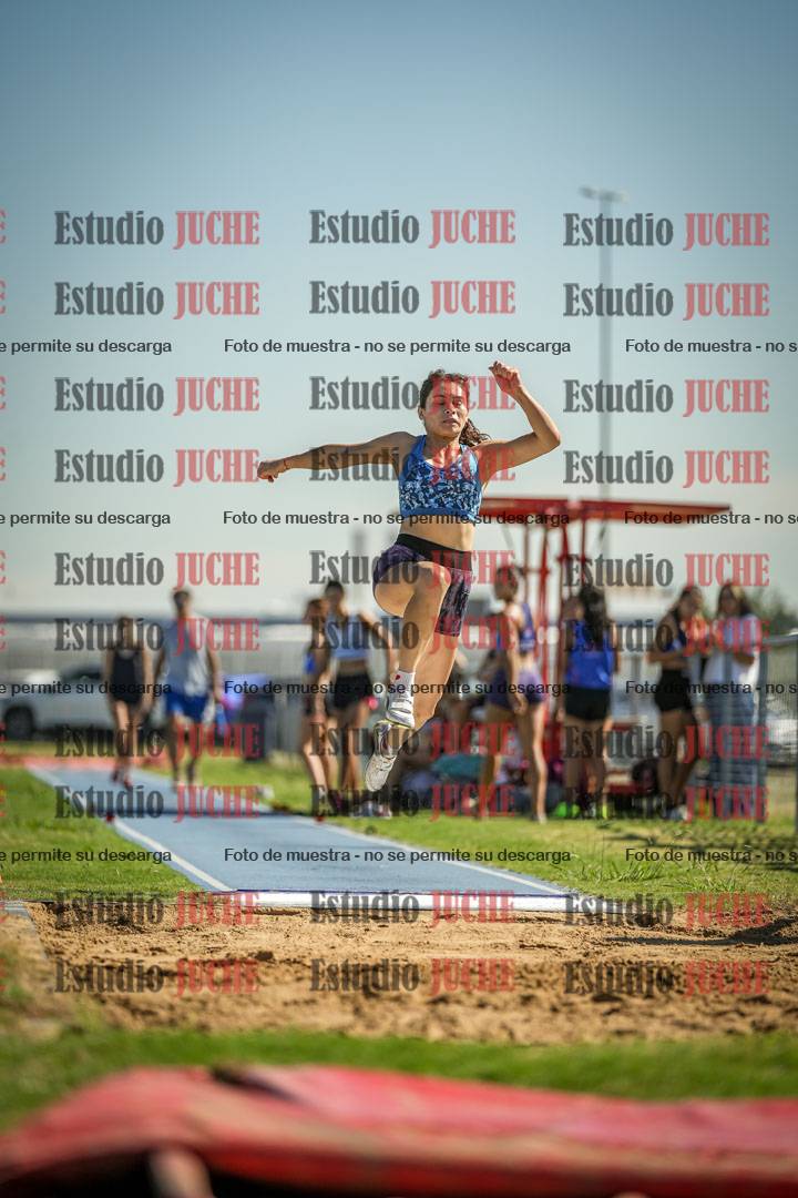Fotos del salto en largo de mujeres - mayores