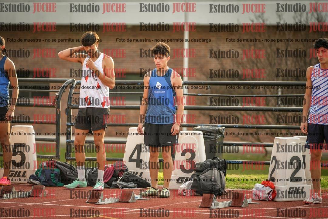 Fotos de los 110 m con vallas de varones - decatlón 6