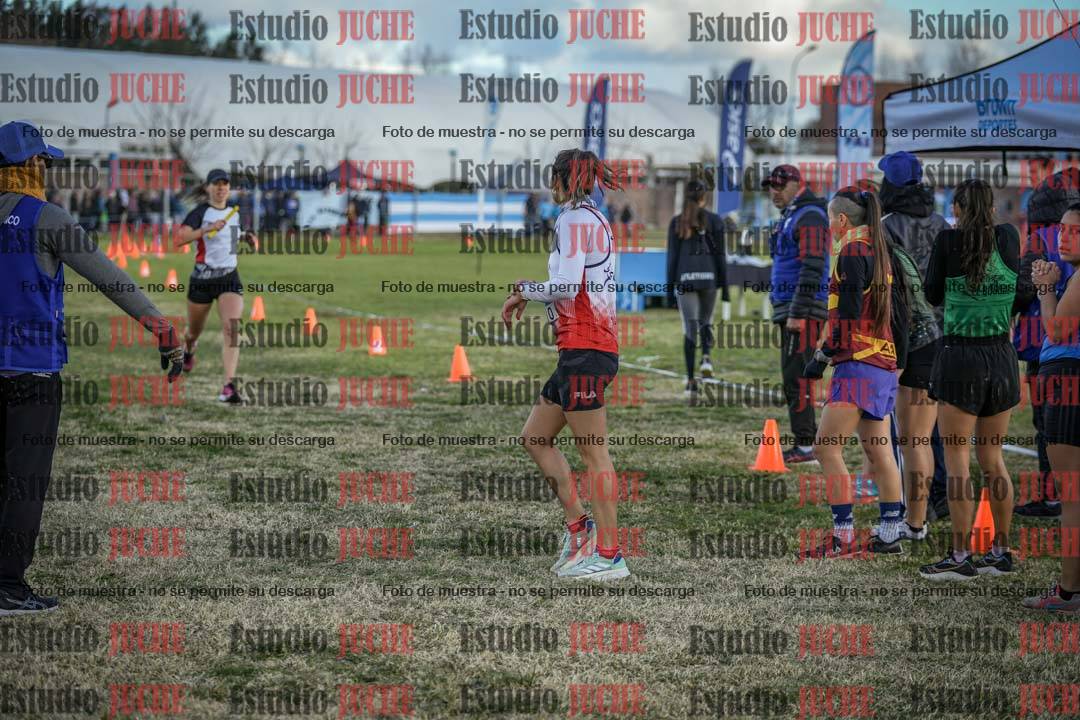 Fotos en el segundo relevo (2000 m de carrera)