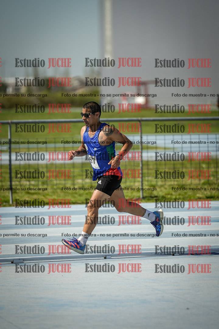 Fotos de los 5000 m de mujeres y varones - serie 2