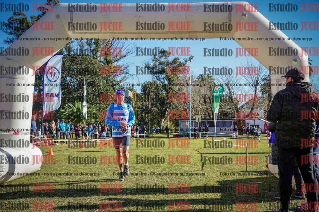 Fotos de la llegada del cross de 4000 m - varones