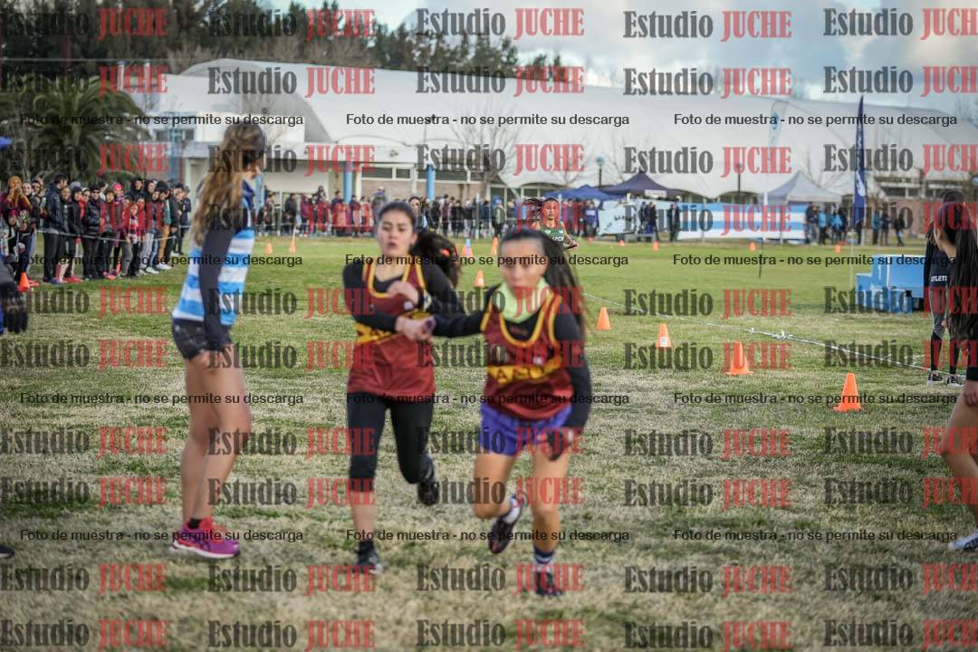 Fotos en el segundo relevo (2000 m de carrera)