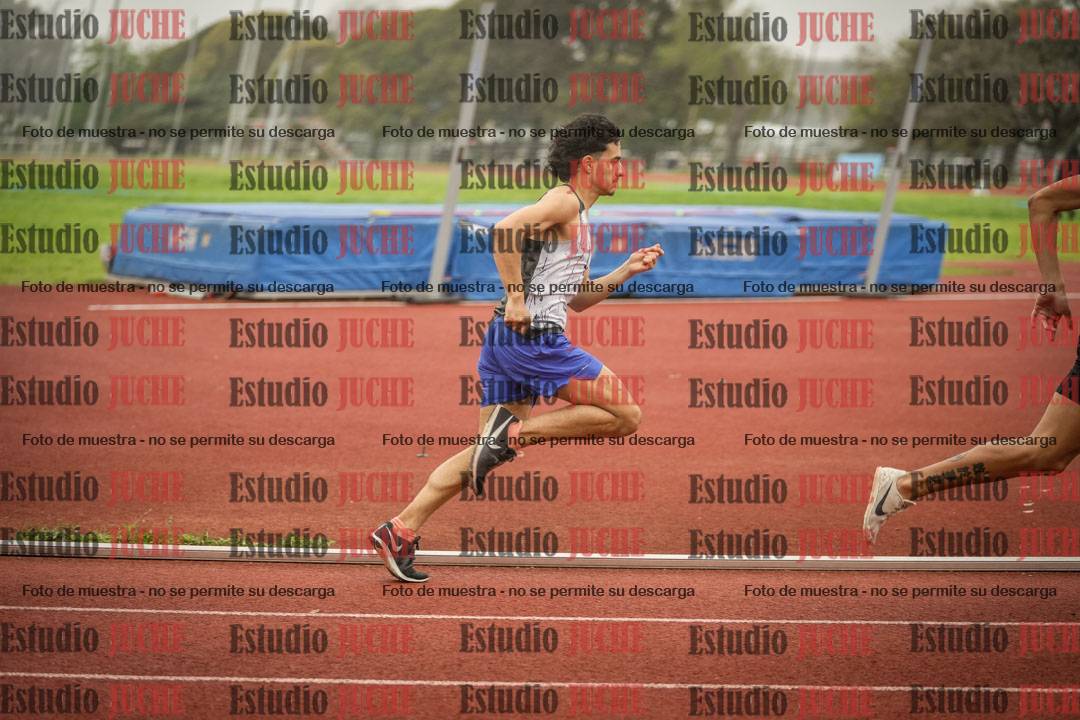 Fotos de los 800 m llanos de varones