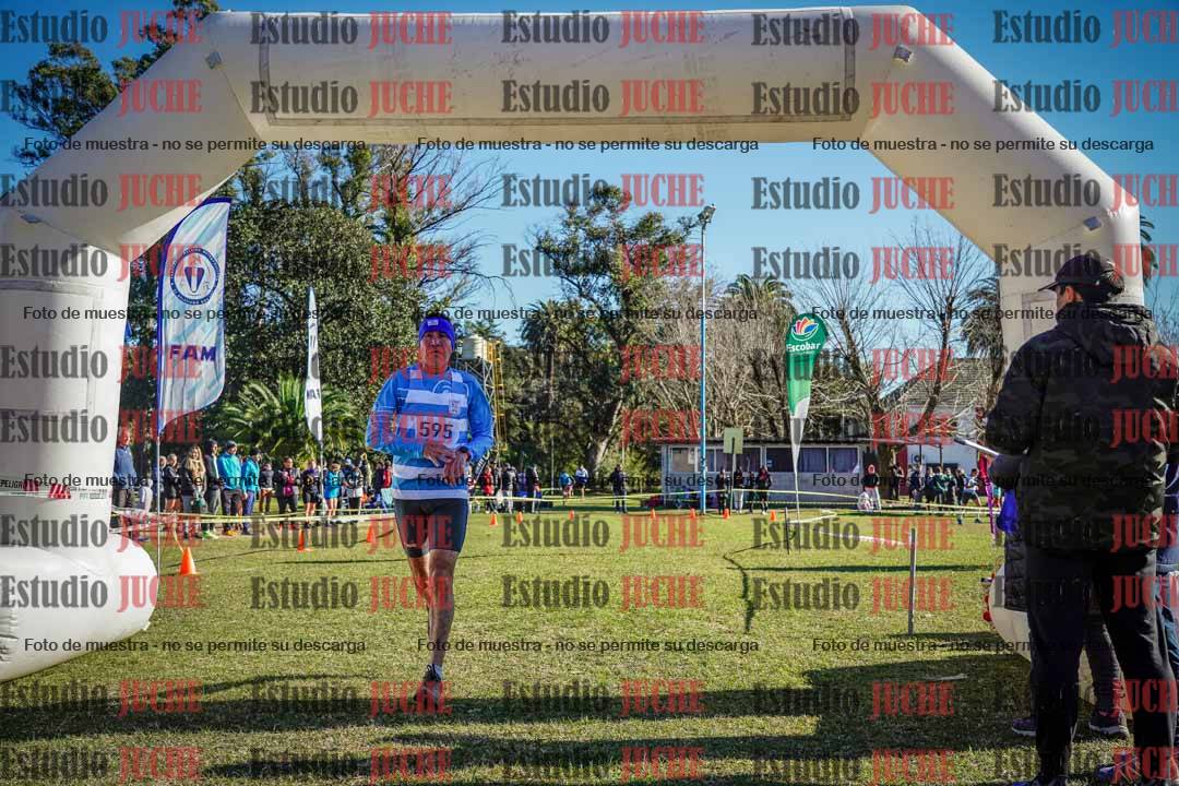 Fotos de la llegada del cross de 4000 m - varones