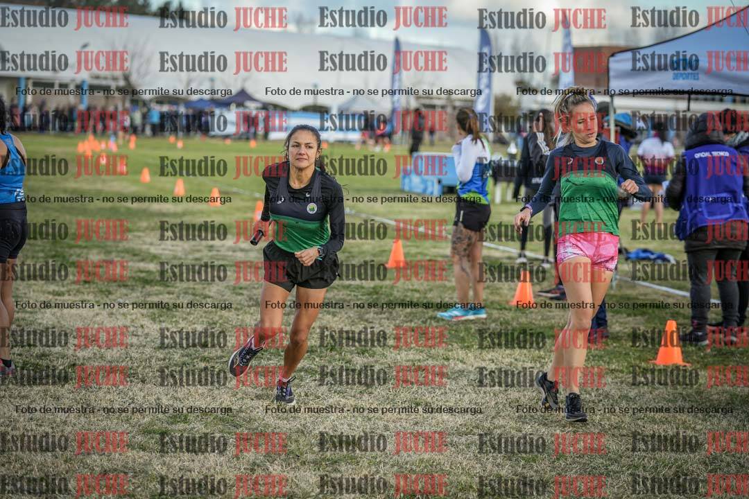Fotos en el segundo relevo (2000 m de carrera)