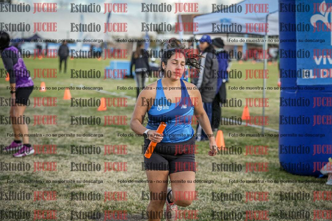 Fotos en el segundo relevo (2000 m de carrera)