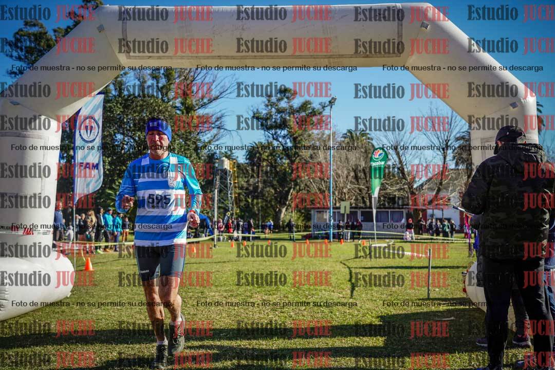 Fotos de la llegada del cross de 4000 m - varones