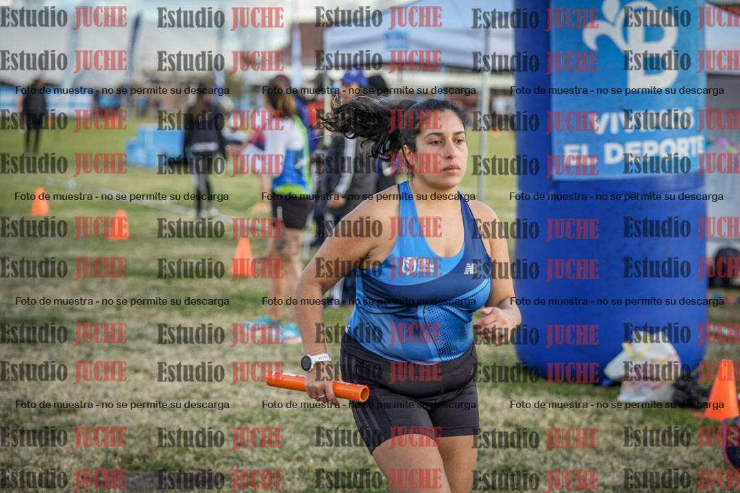 Fotos en el segundo relevo (2000 m de carrera)