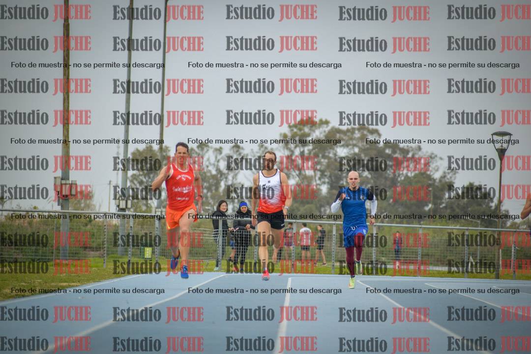 Fotos de los 400 m llanos de varones