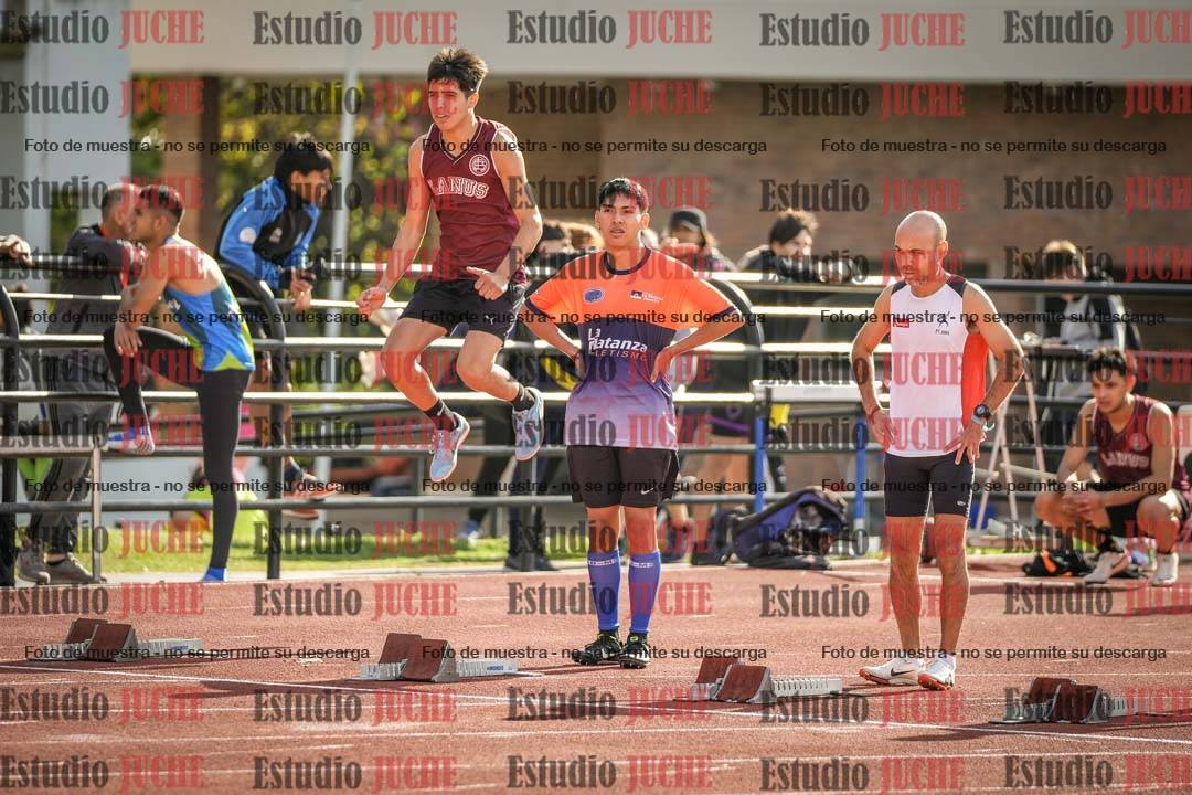 Fotos de los 100 m llanos de varones