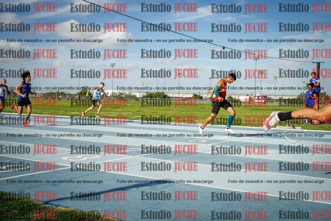 Fotos de los 400 m llanos de varones