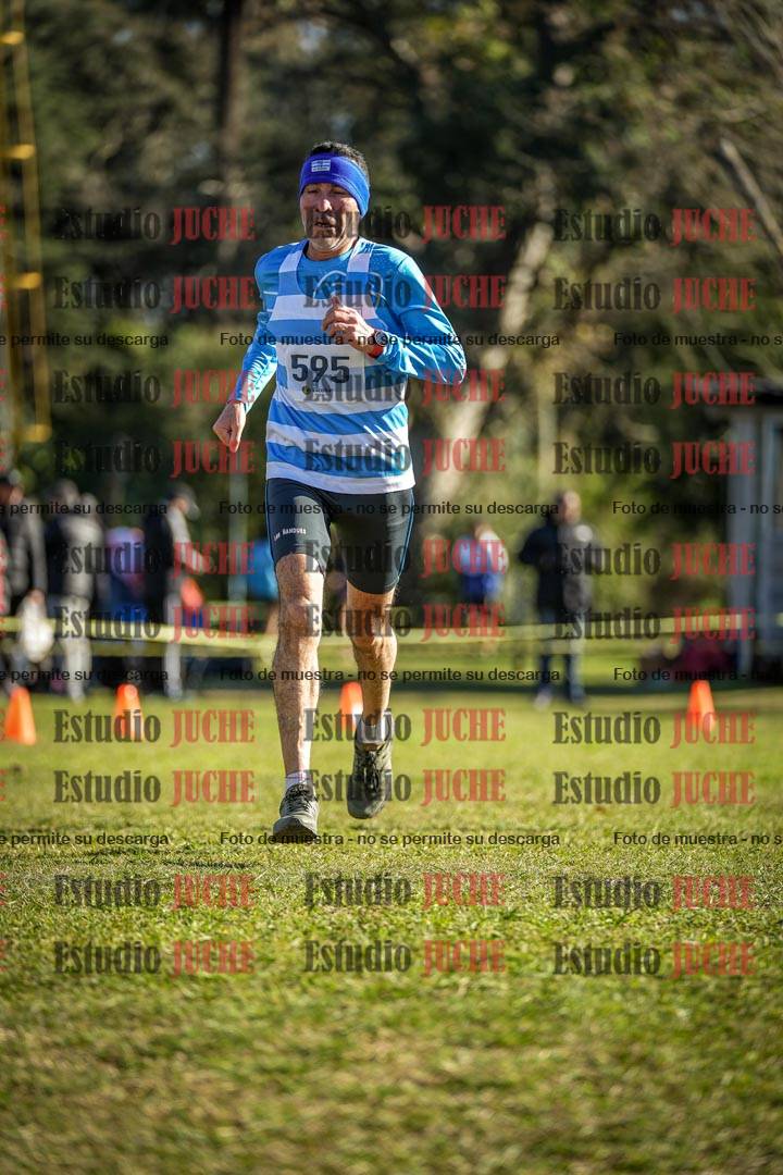 Fotos de la llegada del cross de 4000 m - varones