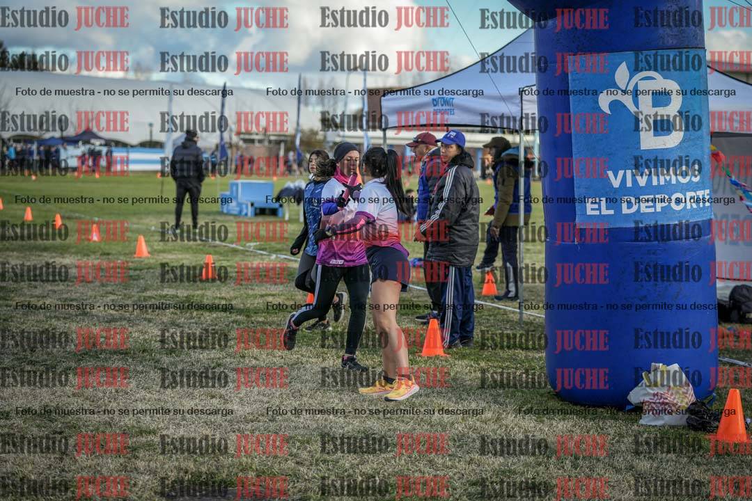 Fotos en el segundo relevo (2000 m de carrera)
